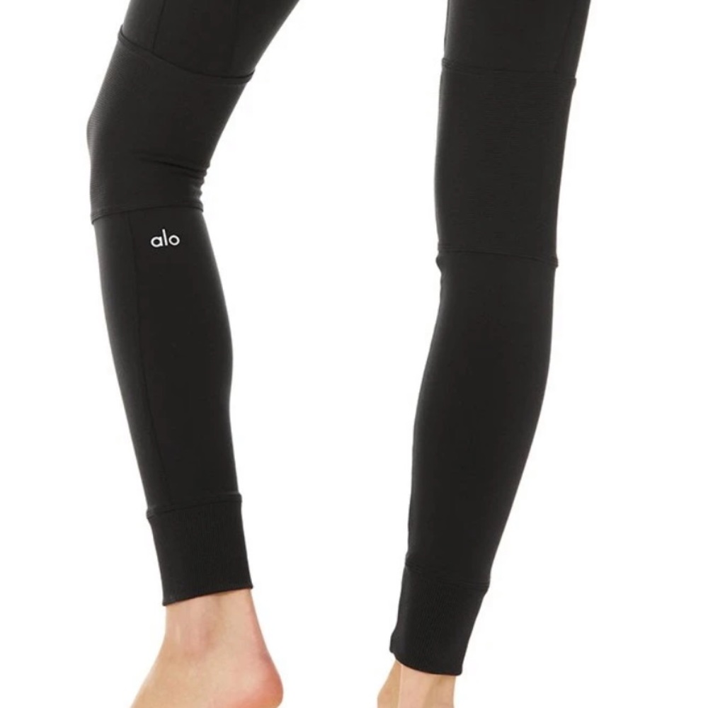 Alo | High Waist Avenue Legging - Picture 3 of 6
